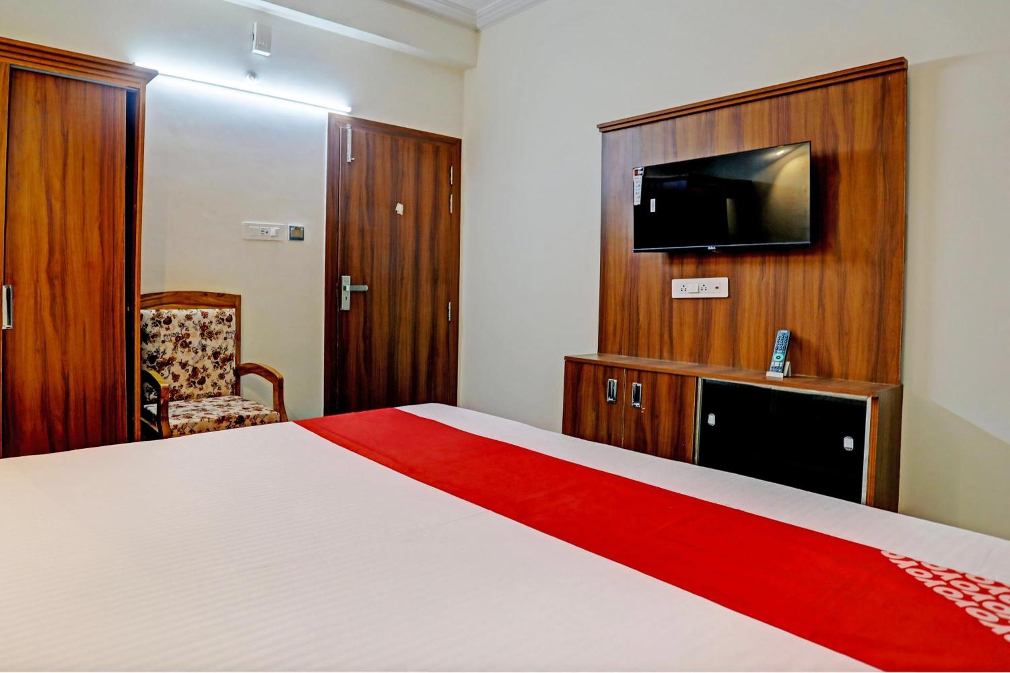 Hotel O Al Diwan Banquet And Suites Kanpur Bagian luar foto